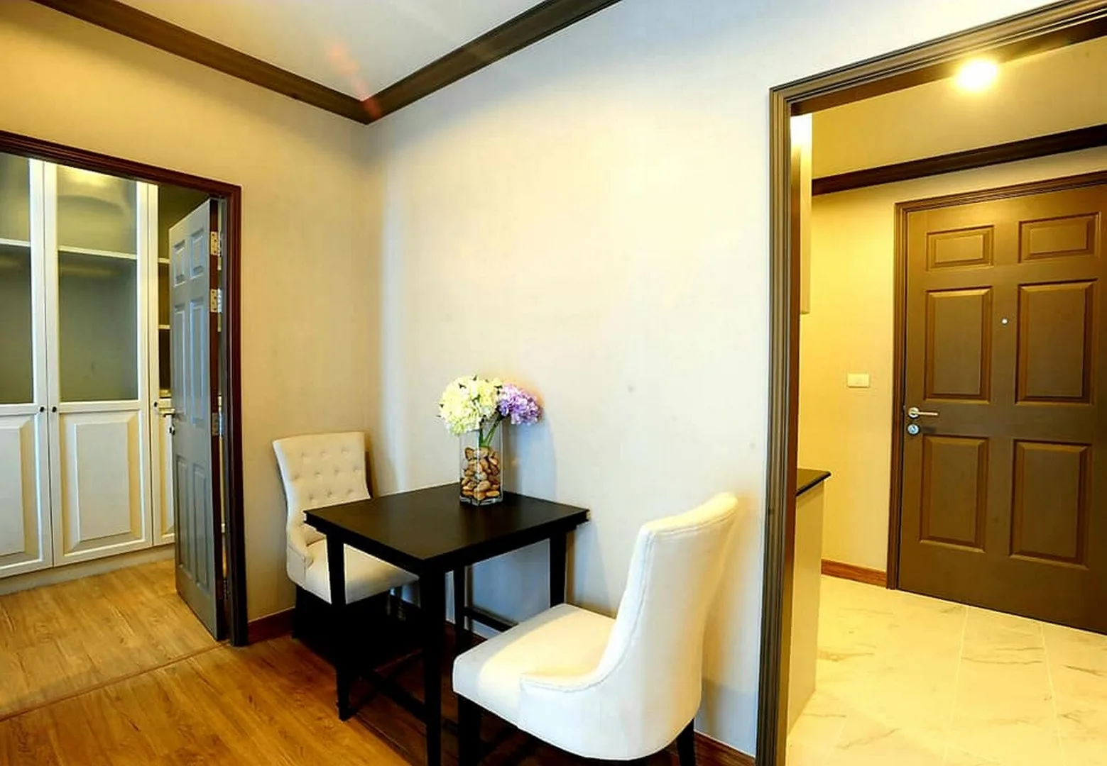 Property photos for The Reserve - Kasemsan 3