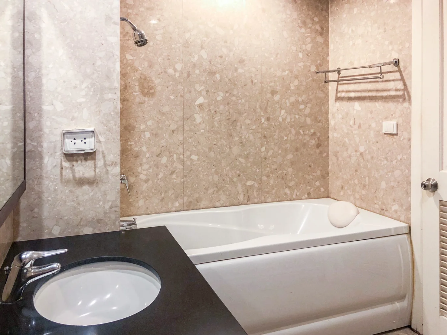 Property photos for Wattana Suite