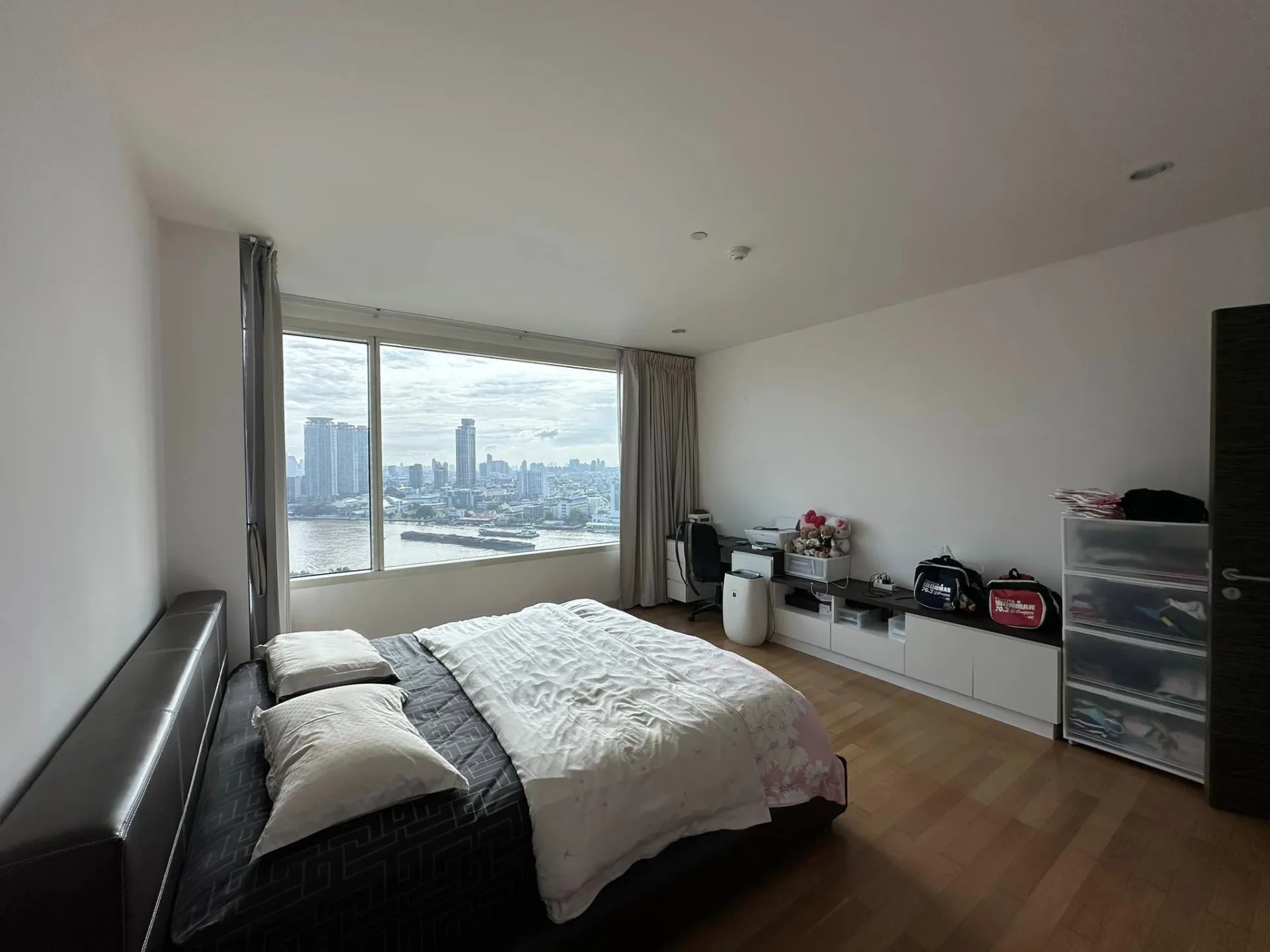 Property photos for Watermark Chaophraya
