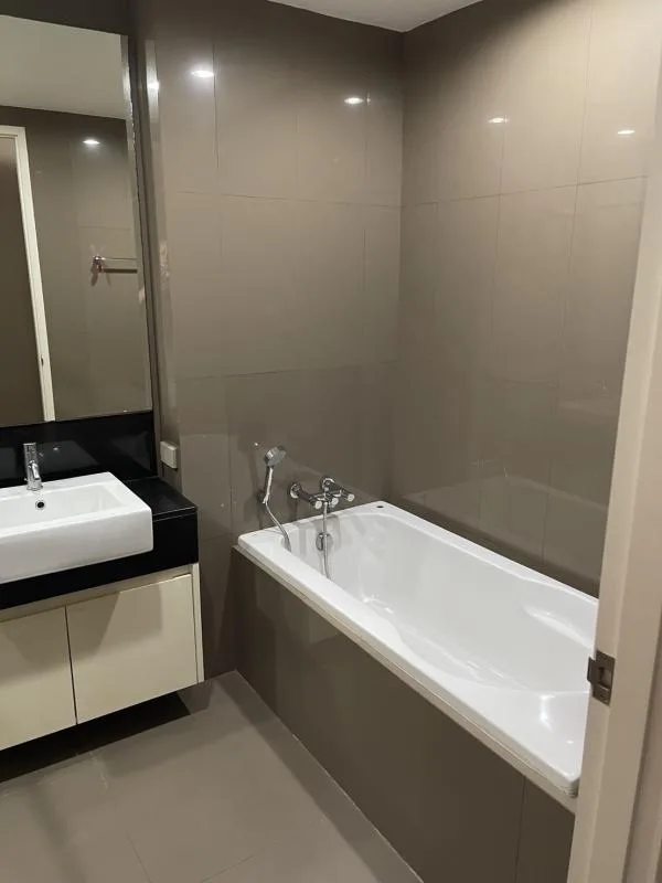 Property photos for Siri On 8