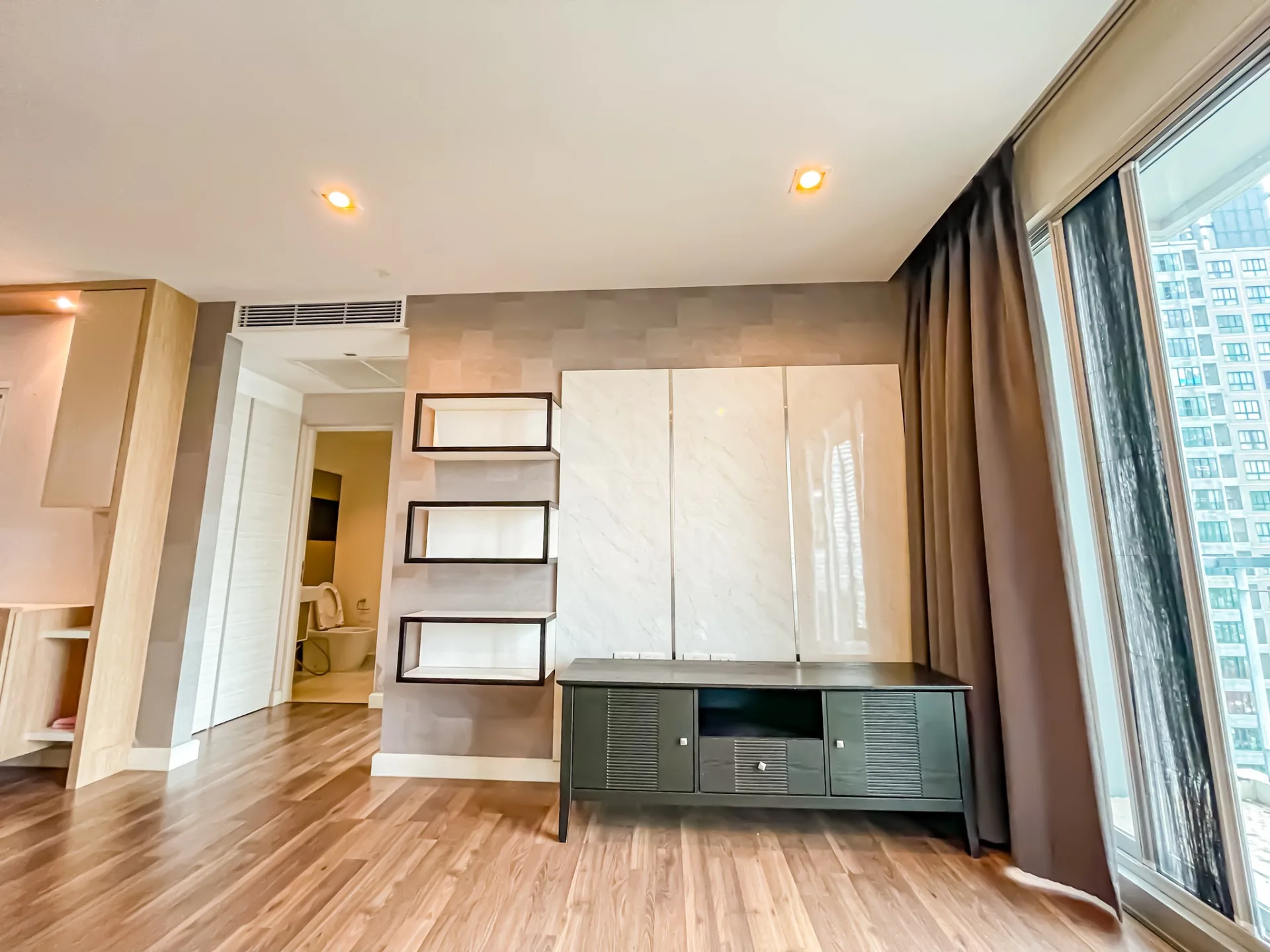 Property photos for The Room Sathorn - Taksin