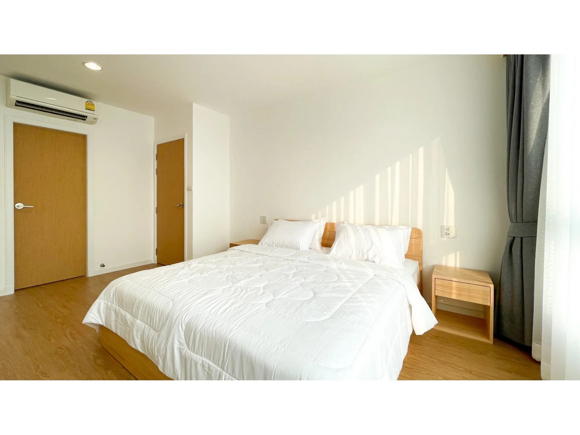 Property photos for Centric Scene Phaholyothin 9