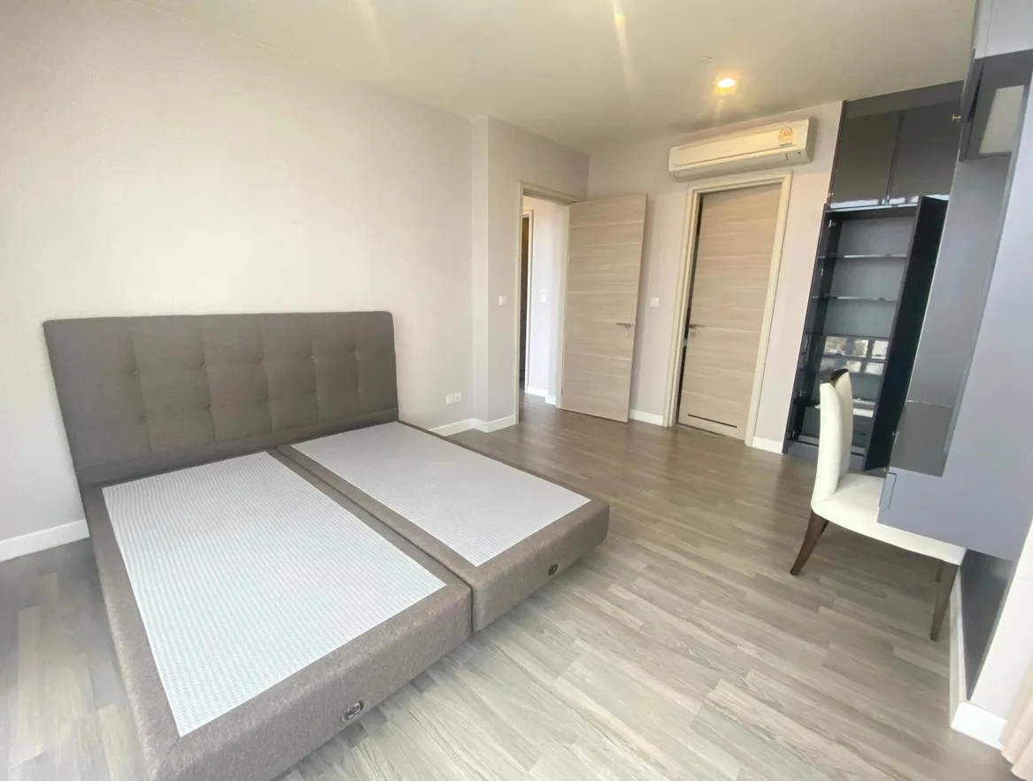 Property photos for The room Sathorn - TanonPun