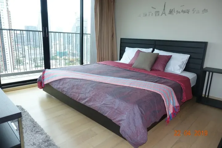 Property photos for Noble Reveal