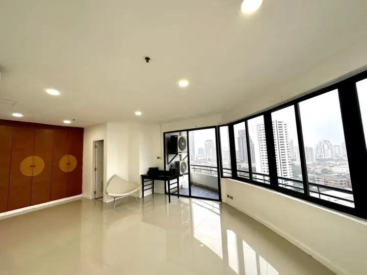 Property photos for Moon Tower