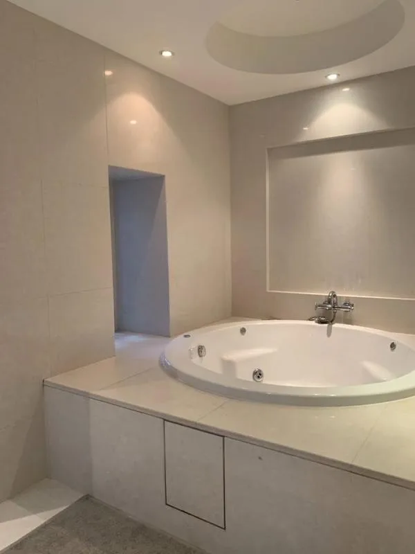 Property photos for Royal Residence Park