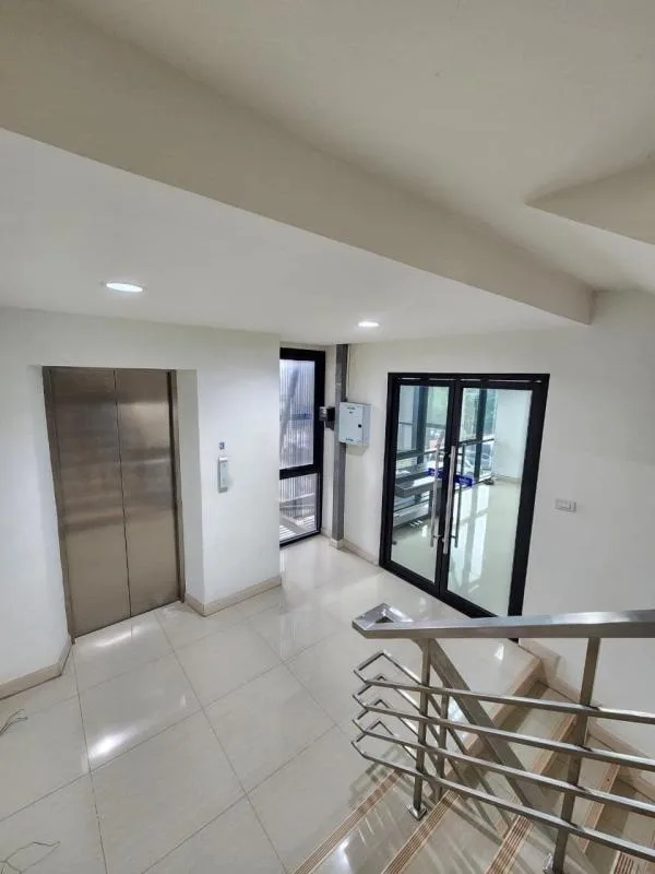 Property photos for Mahatun Building Rama 3