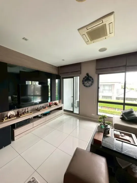 Property photos for The Palm Pattanakarn