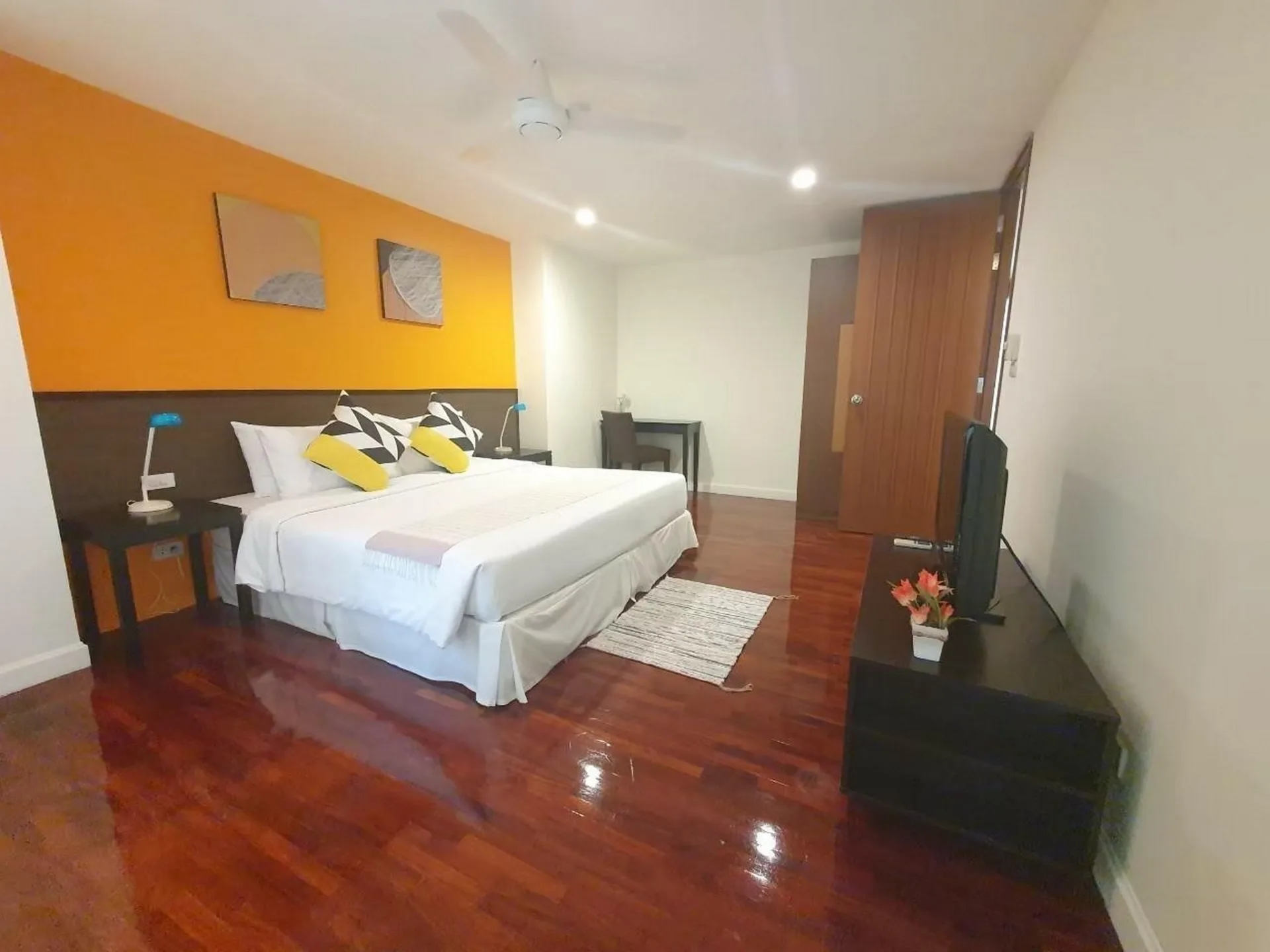 Property photos for Sathorn Gallery Residences