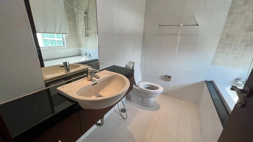 Property photos for Royal Residence Park