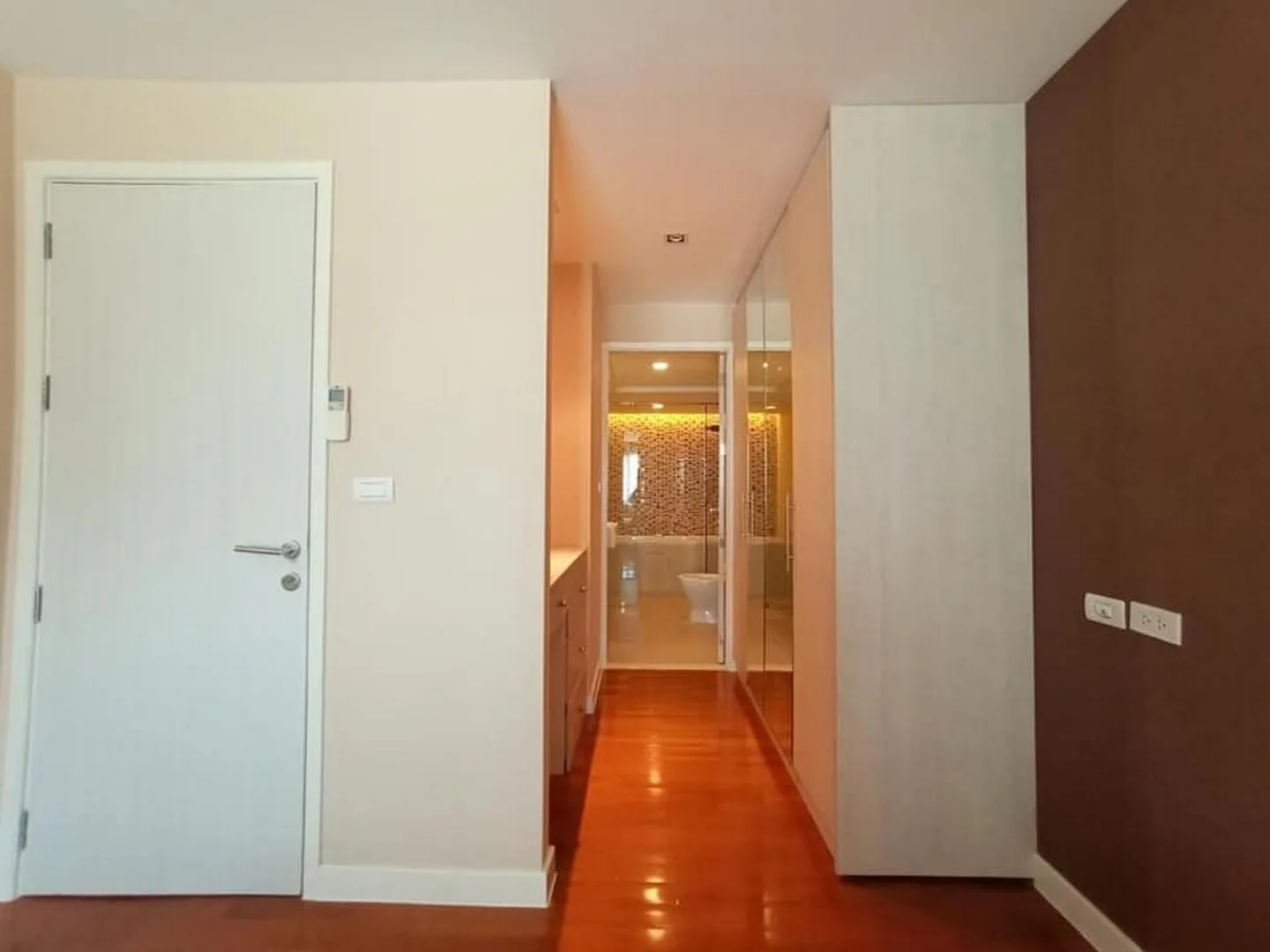 Property photos for Le Nice Ekamai