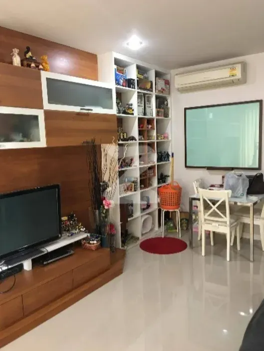 Property photos for Circle Condominium