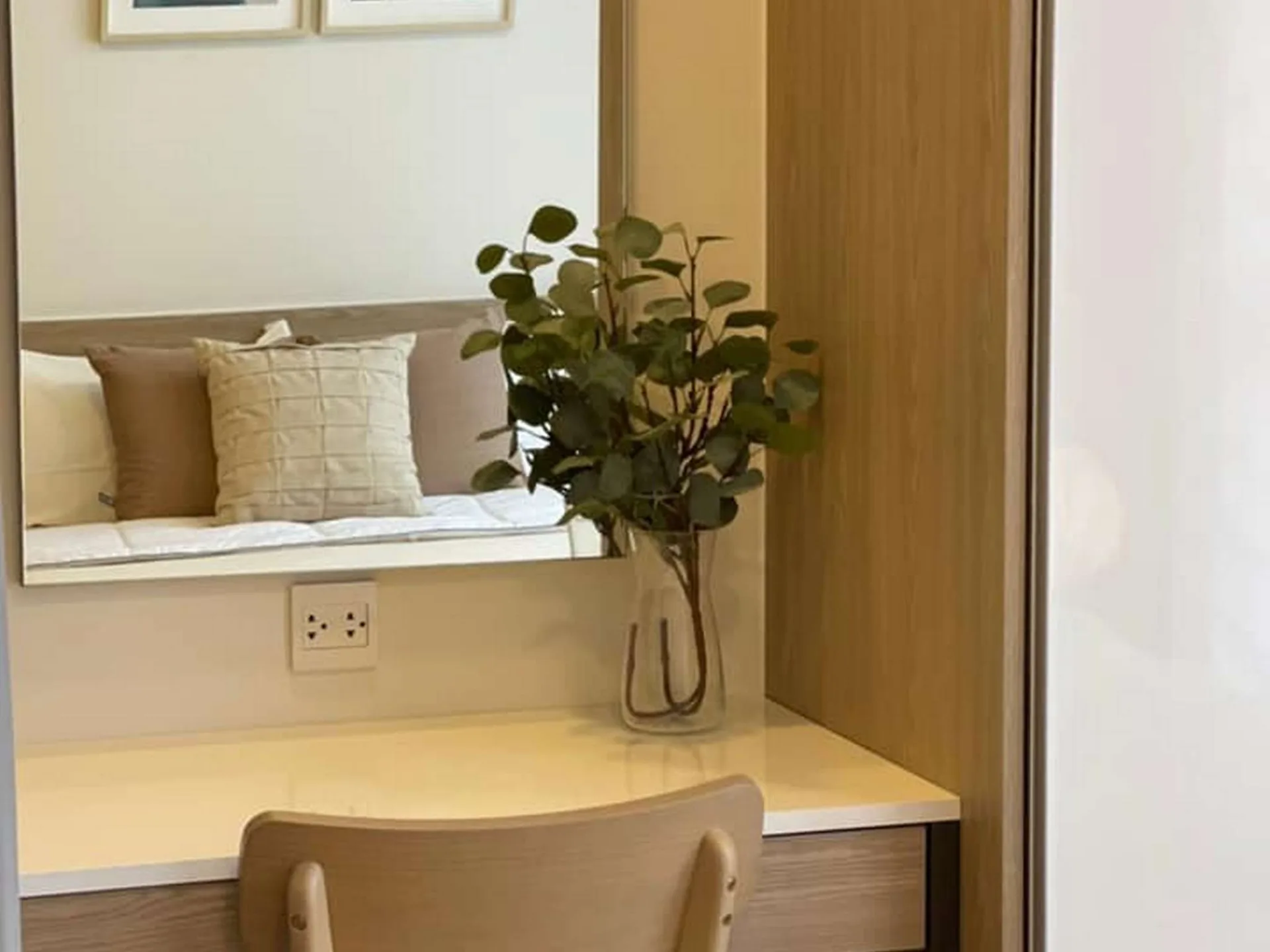 Property photos for Chambers On - nut Station