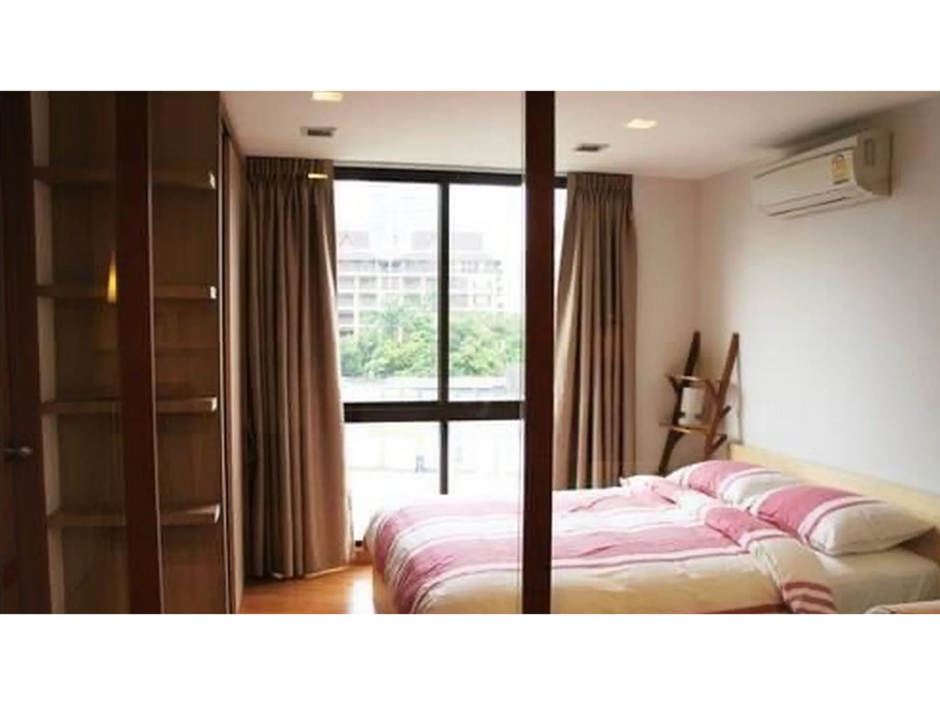 Property photos for Xvi - The Sixteenth Condominum