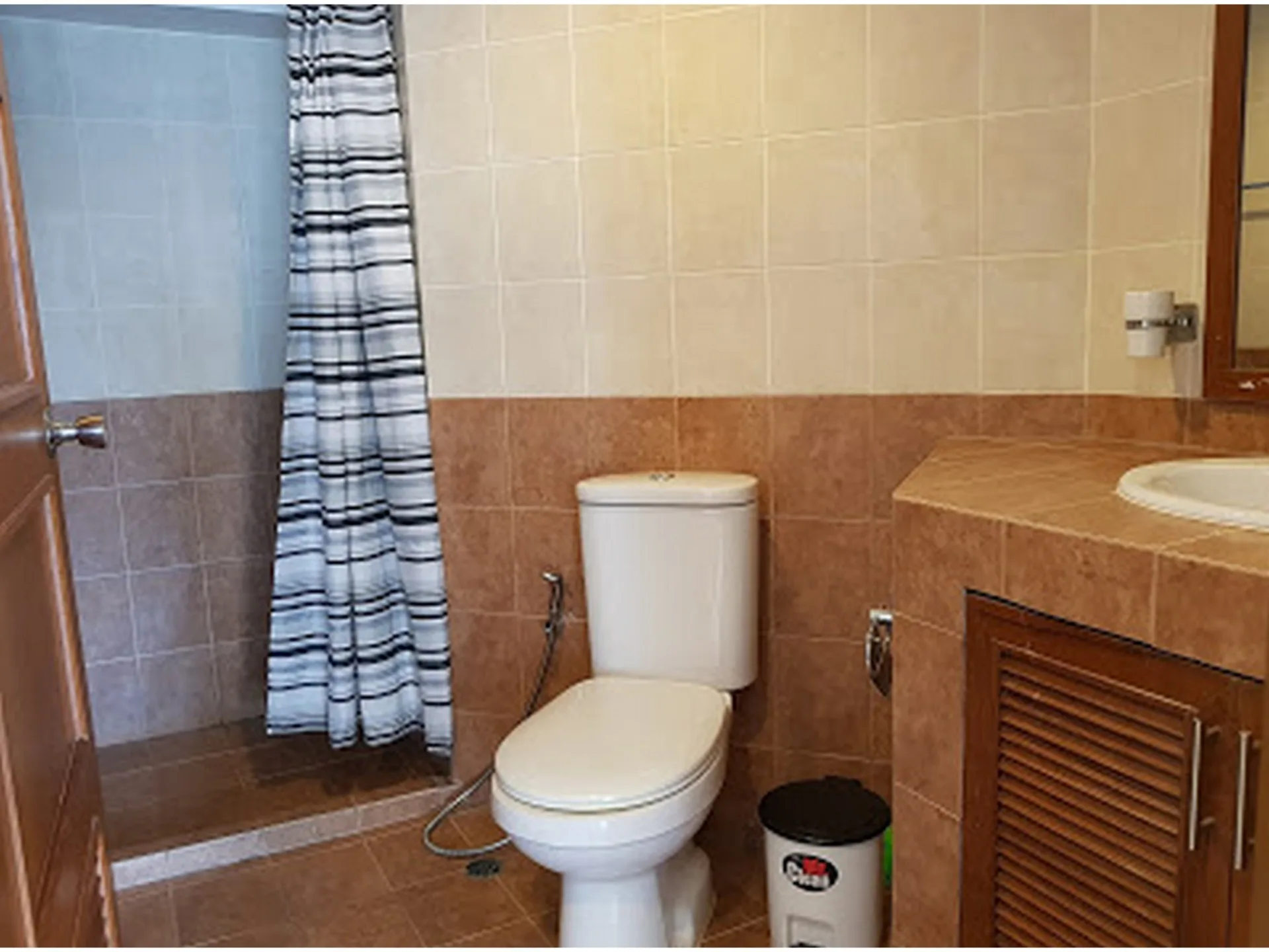 Property photos for Diamond Tower