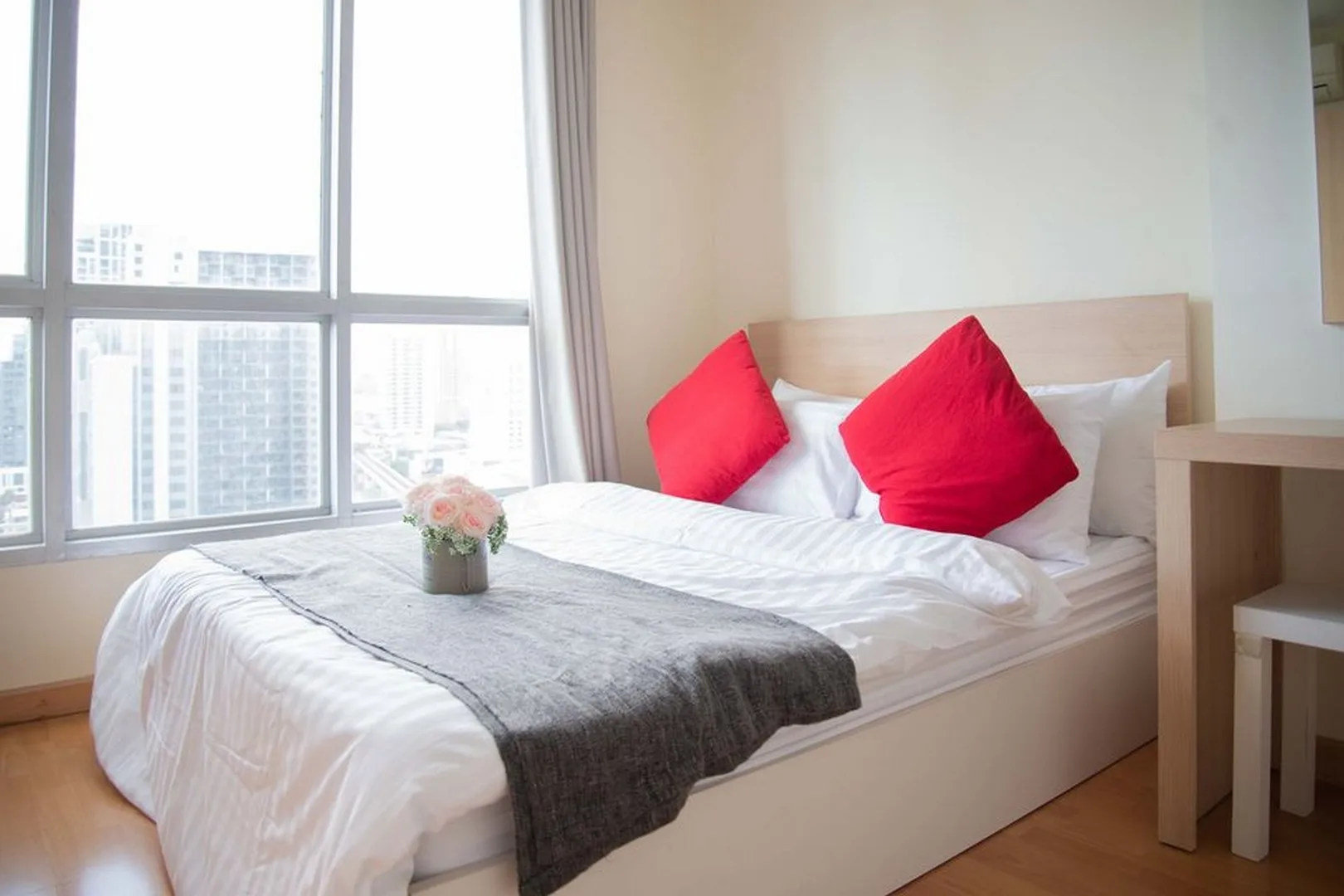 Property photos for Life @ Phahon - Ari