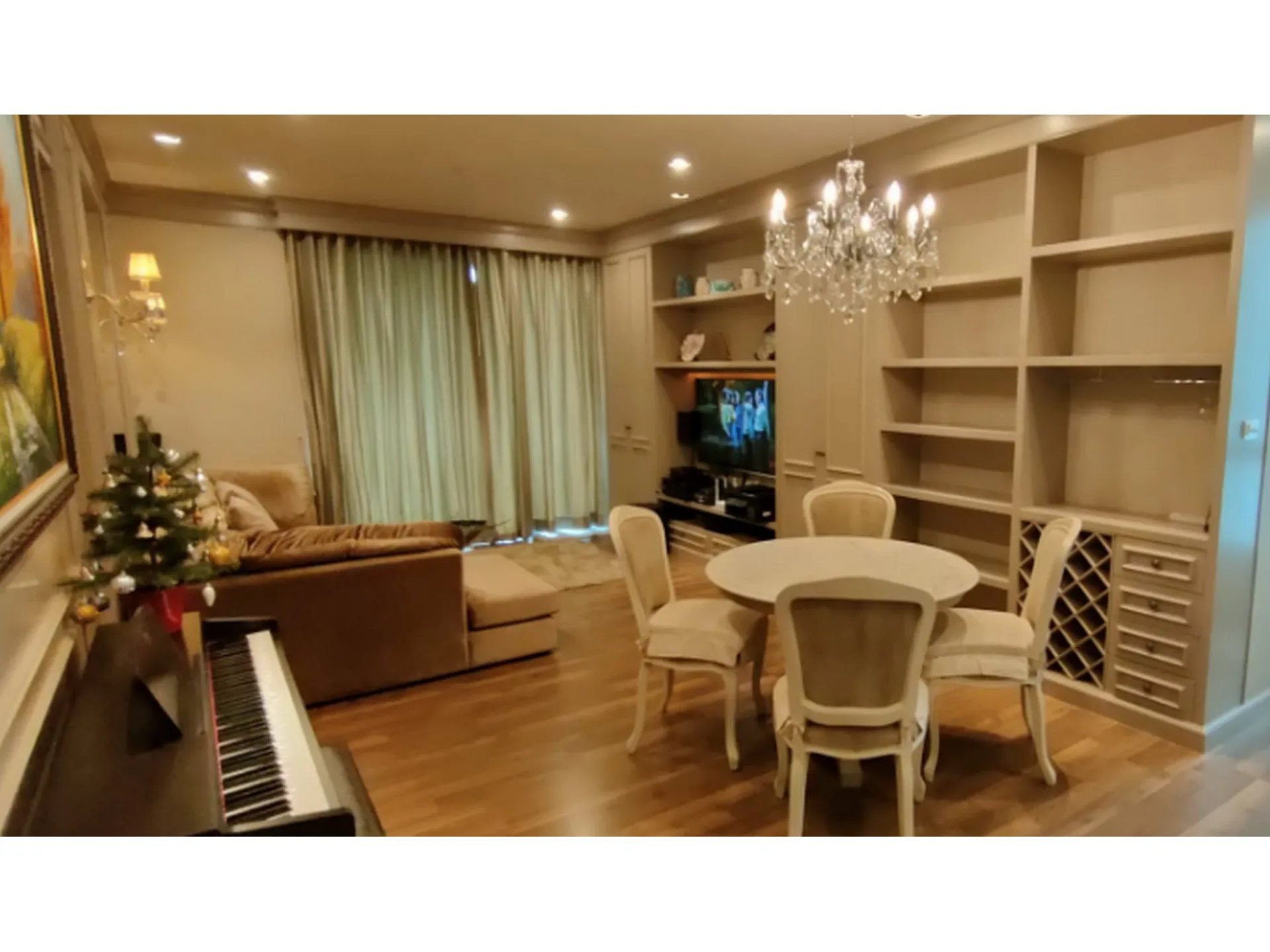 Property photos for The Room Sukhumvit 62
