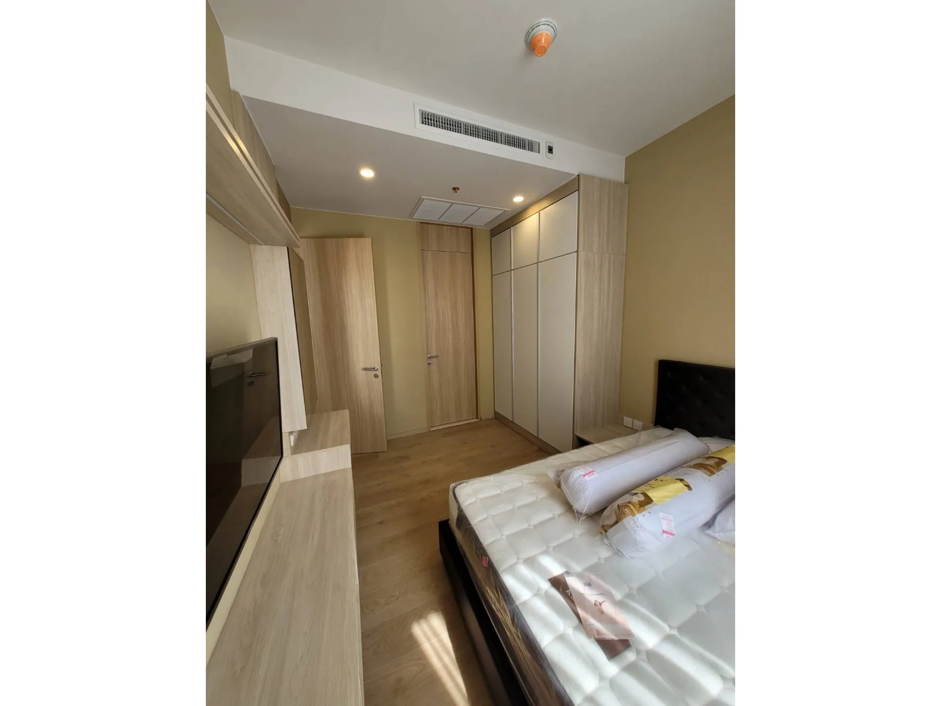 Property photos for Noble BE19