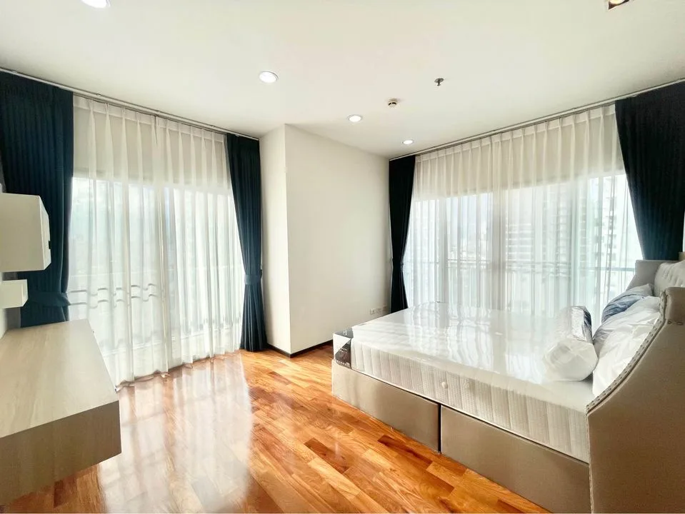 Property photos for Noble Ora