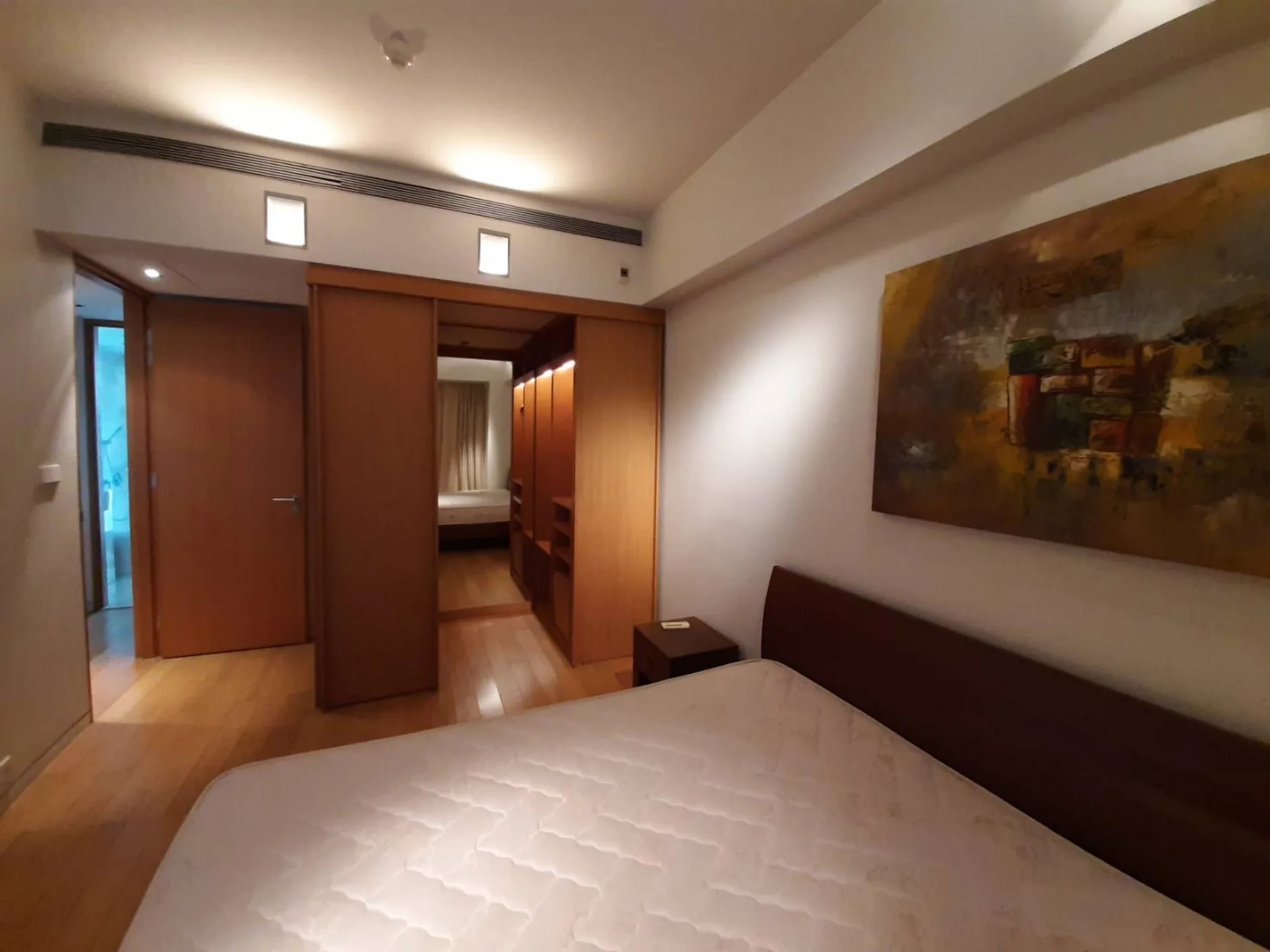 Property photos for The Met