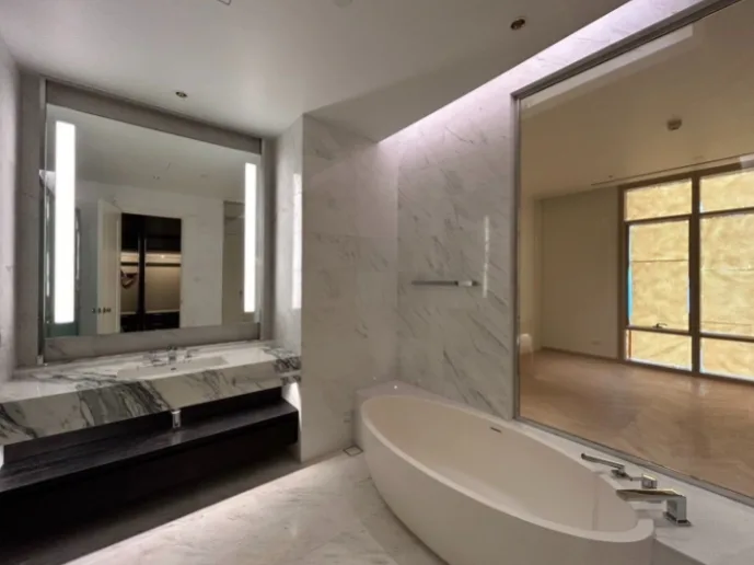 Property photos for Four Seasons Private Residences Bangkok