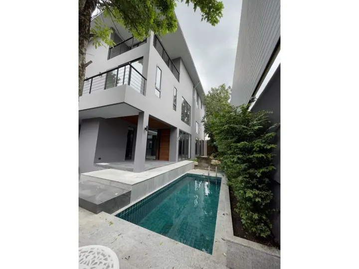Property photos for Single House Pridi Soi 26