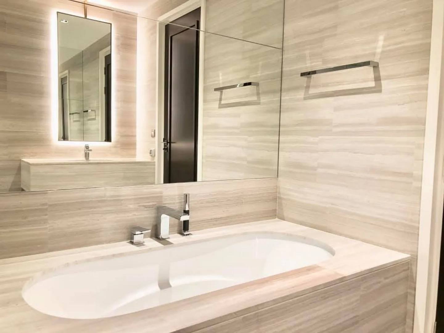 Property photos for The Diplomat 39