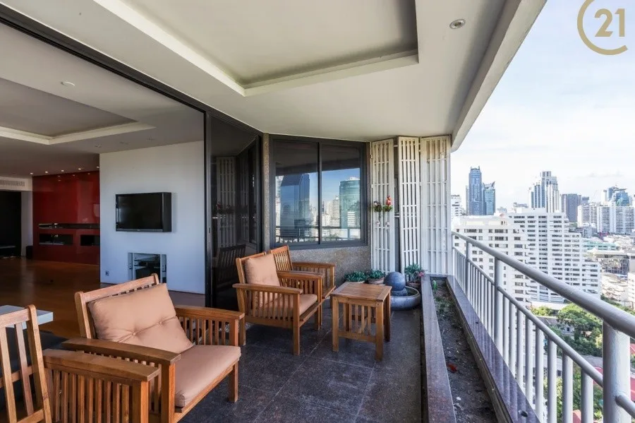 Property photos for Lake Green