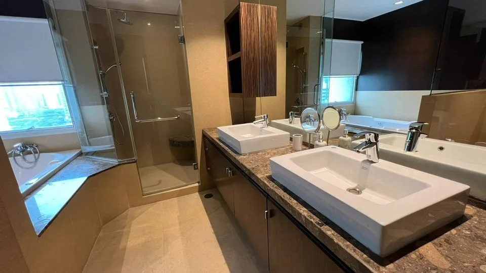 Property photos for Royal Residence Park
