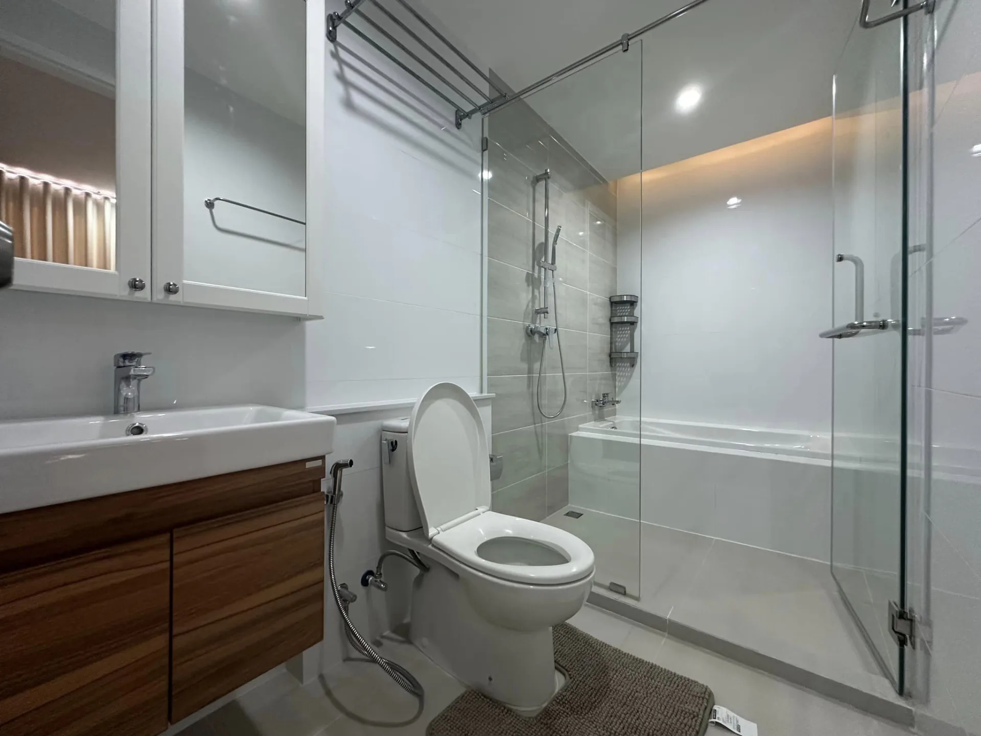 Property photos for 6th Avenue Sukhumvit 15