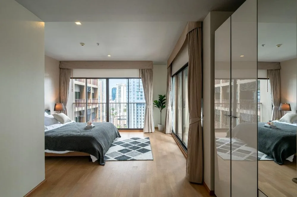 Property photos for Noble Refine