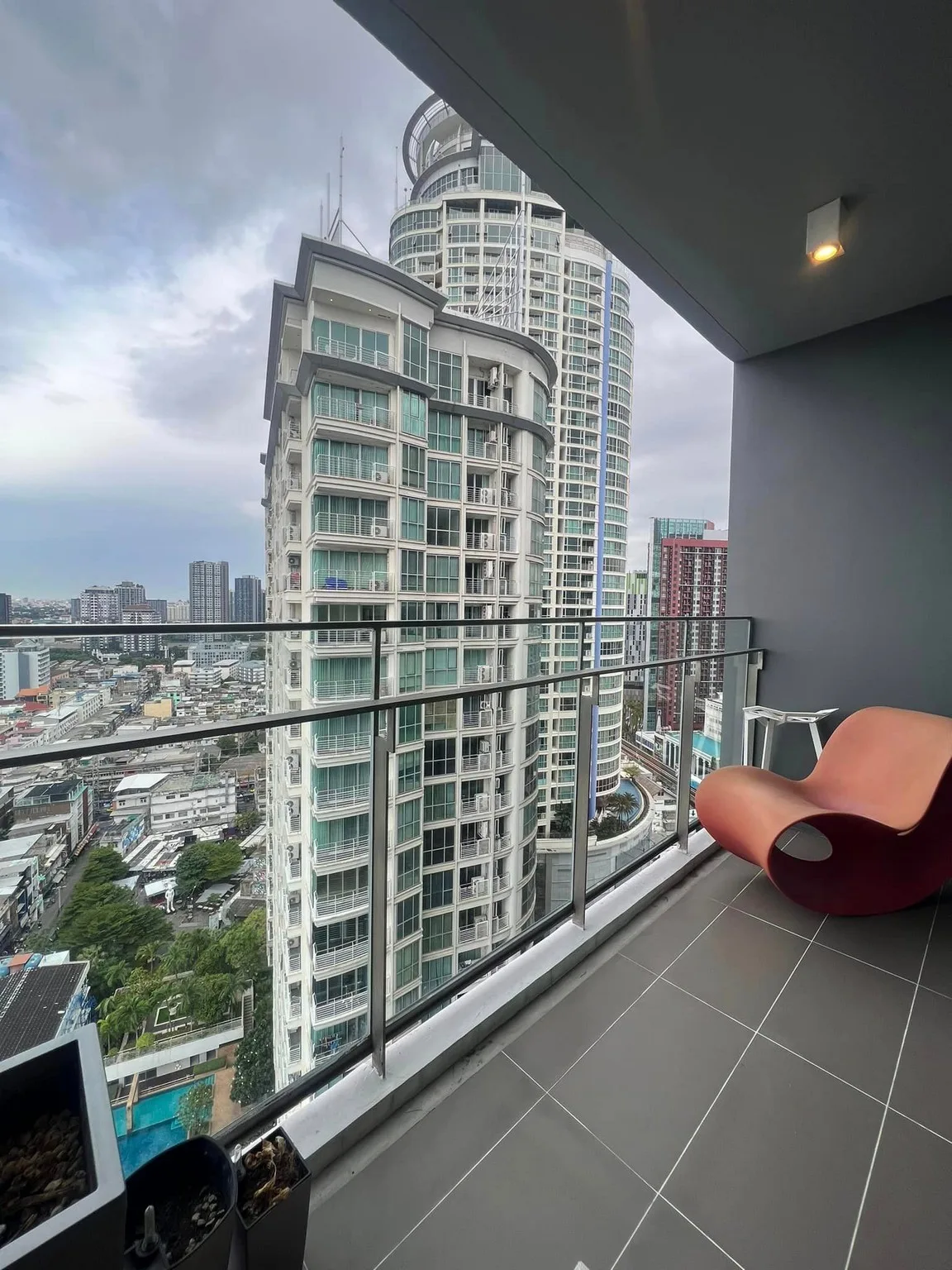 Property photos for The Room Sukhumvit 69