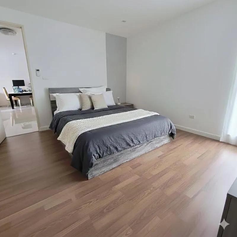 Property photos for The Clover Thonglor