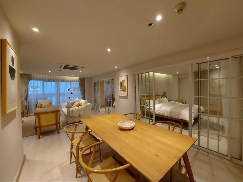 Property photos for State Tower