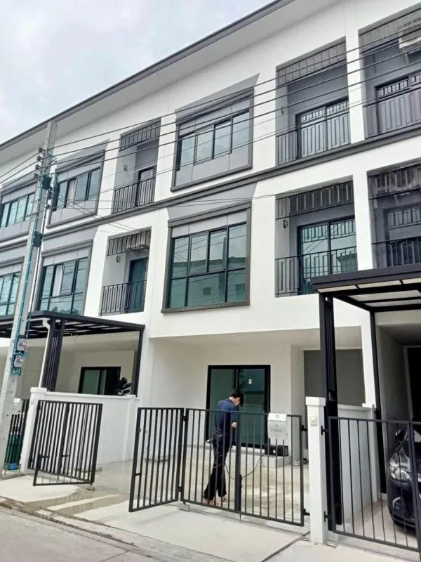 Property photos for Lumpini Town Place Sukhumvit 62