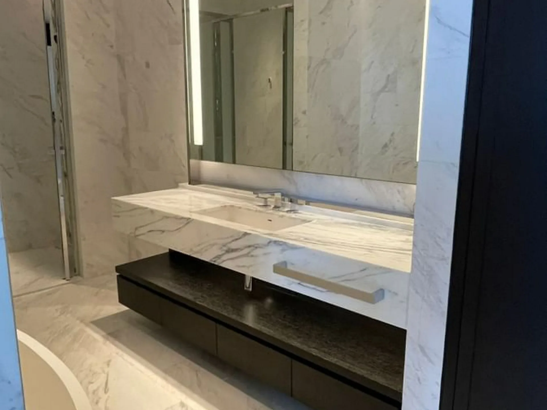 Property photos for Four Seasons Private Residences Bangkok
