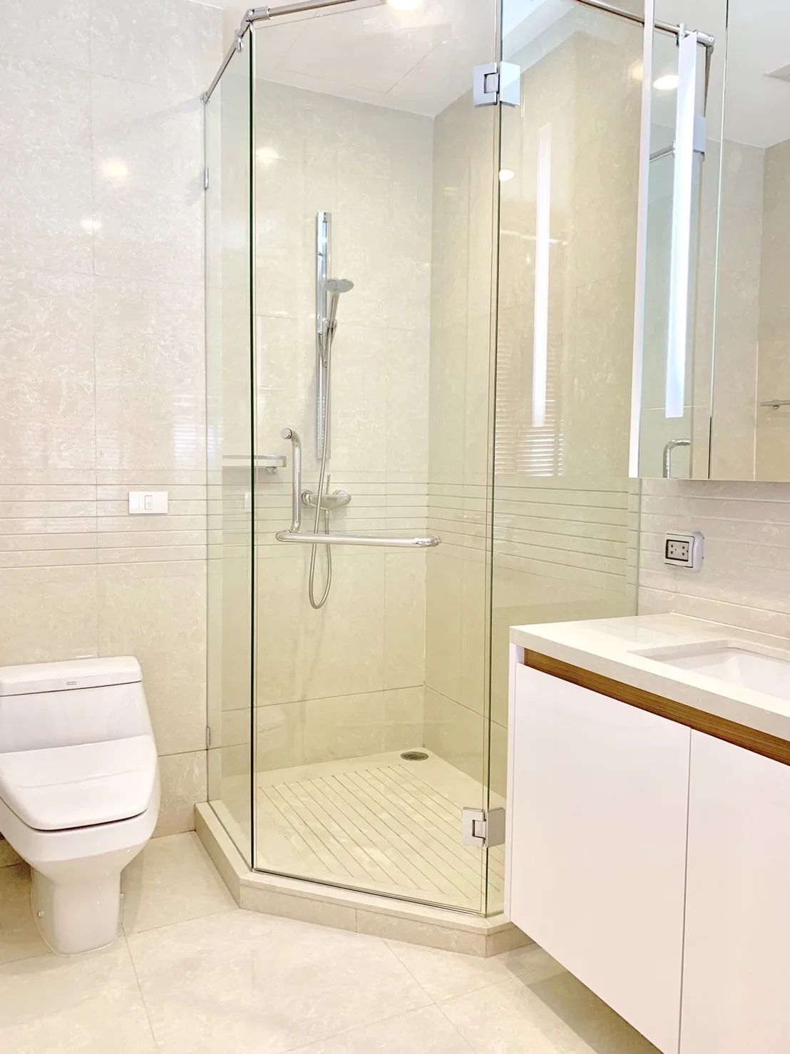 Property photos for Q Langsuan