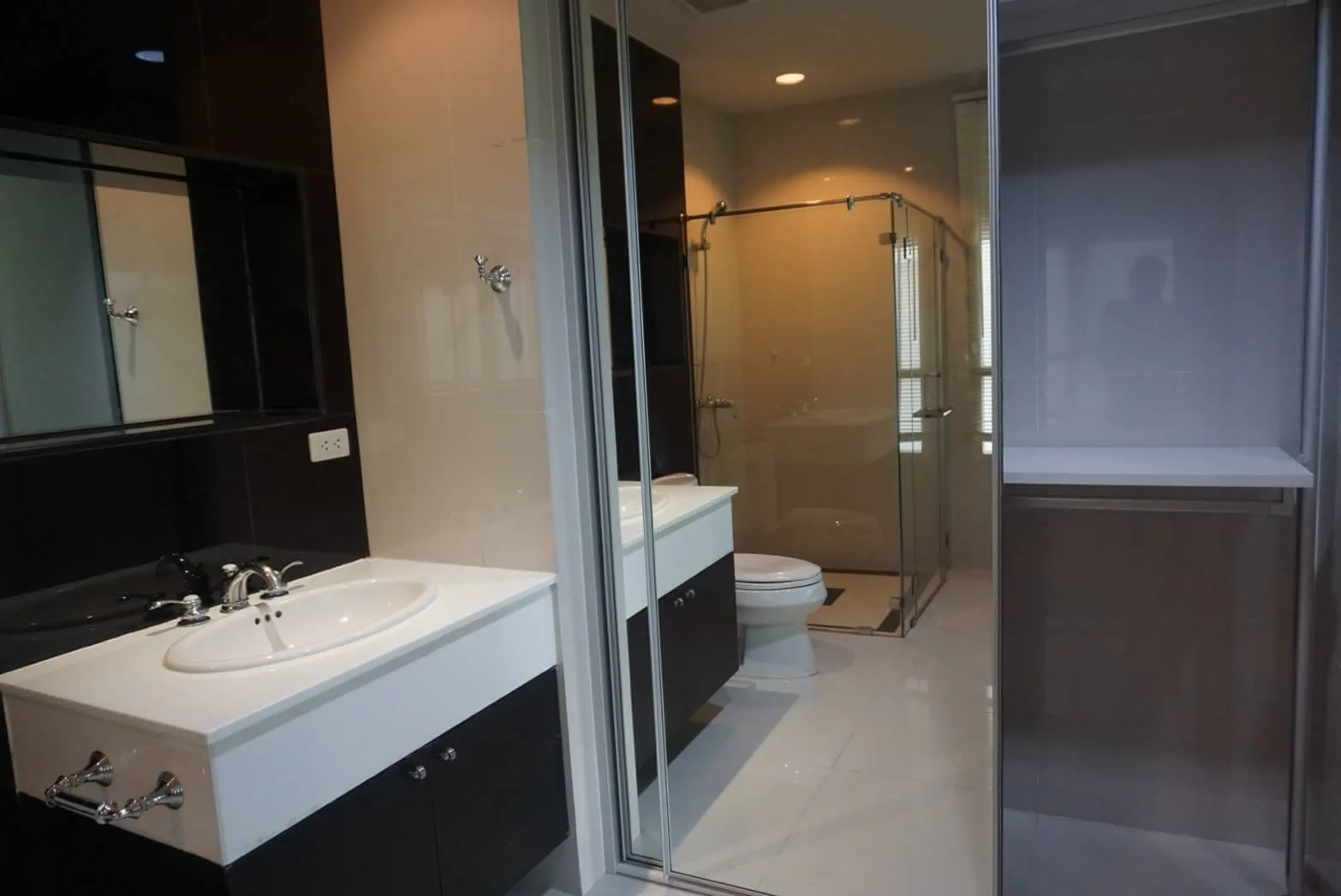 Property photos for The Address Chidlom