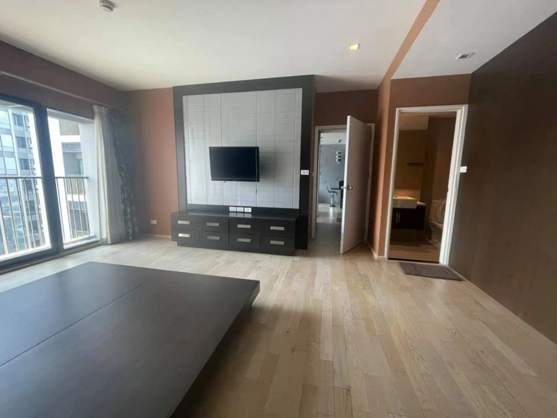 Property photos for Noble Remix