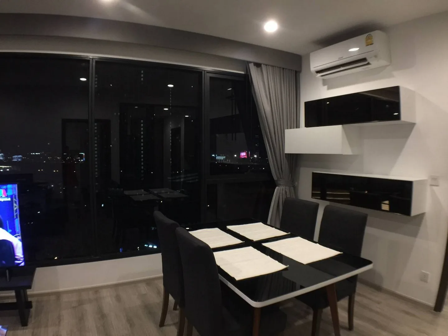 Property photos for Ideo Mobi Asoke