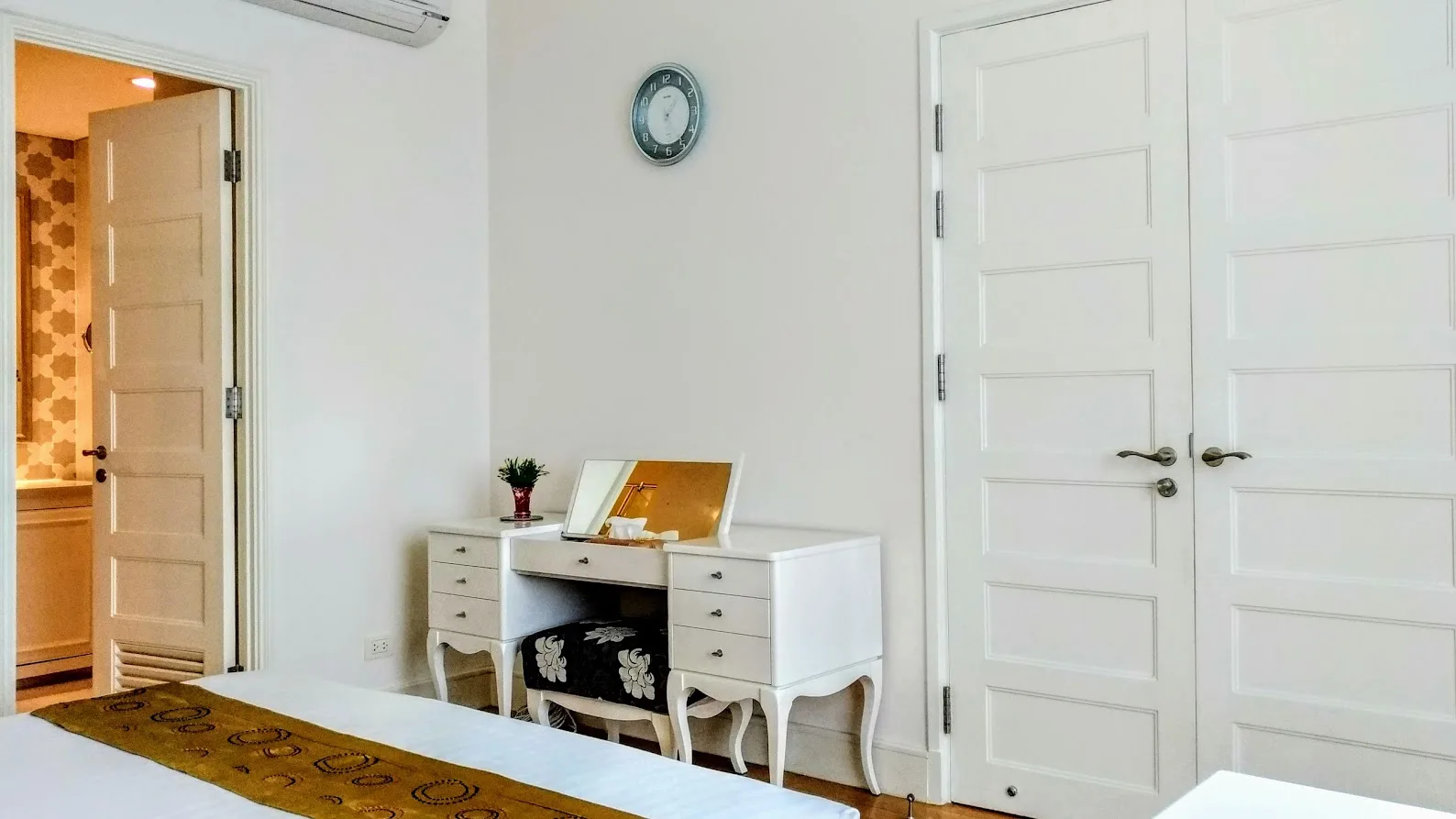 Property photos for Aguston Sukhumvit 22