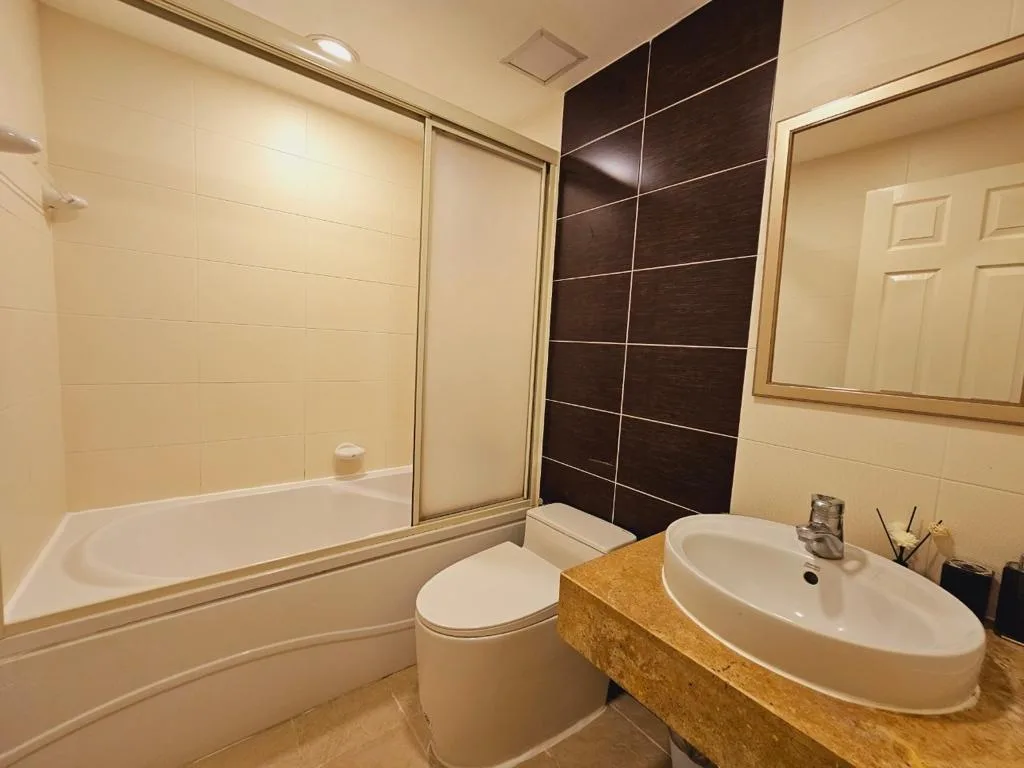 Property photos for Lumpini Suite Sukhumvit 41