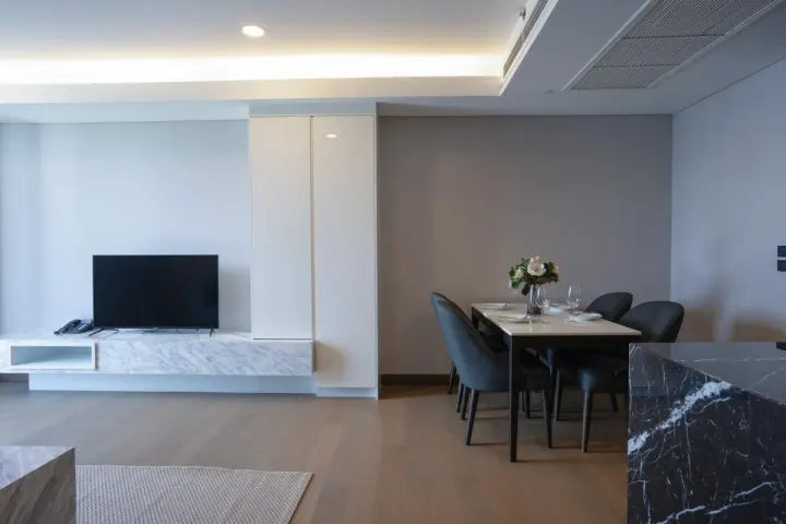 Property photos for Siamese Exclusive Queens