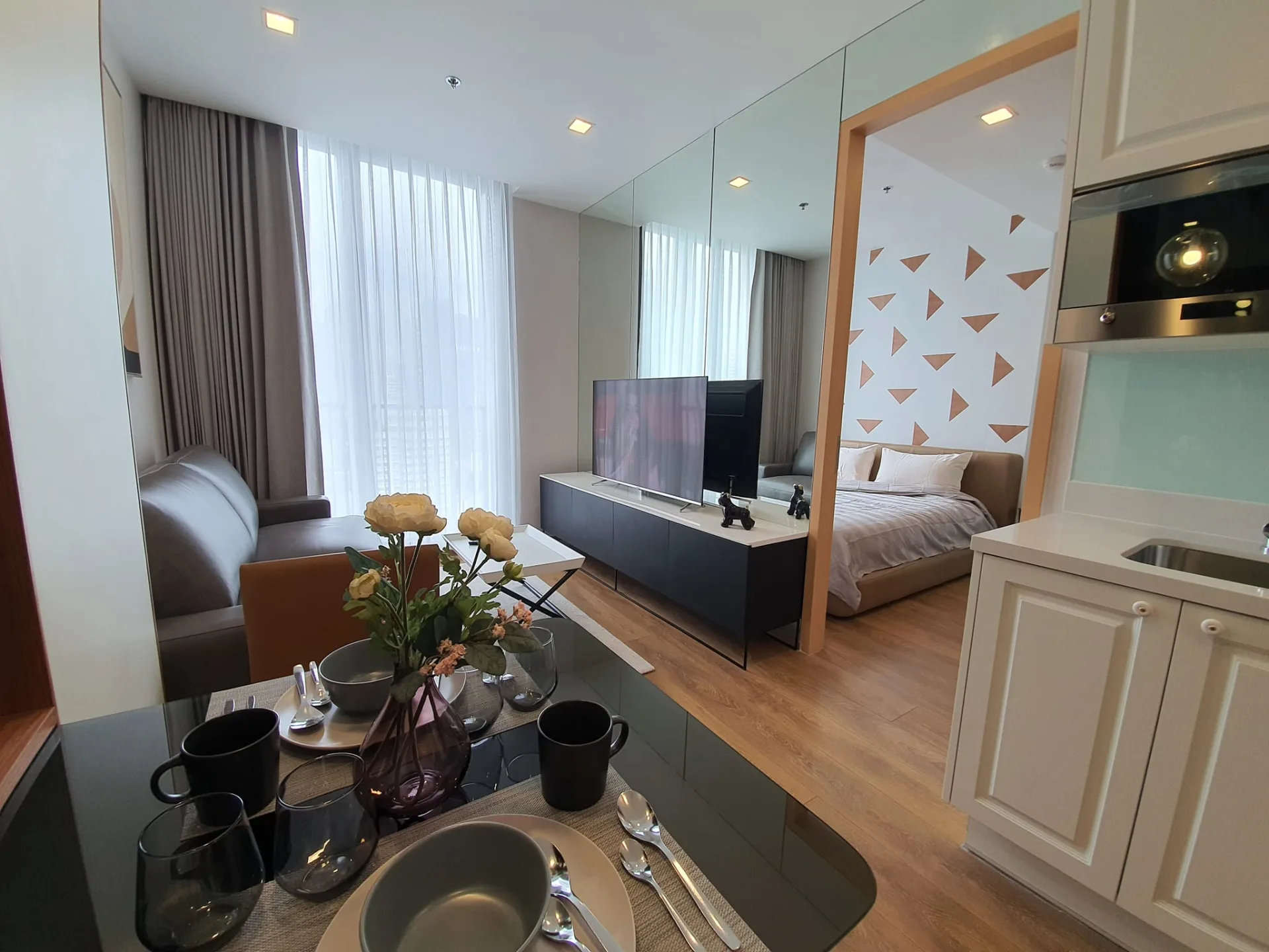 Property photos for Noble BE 33