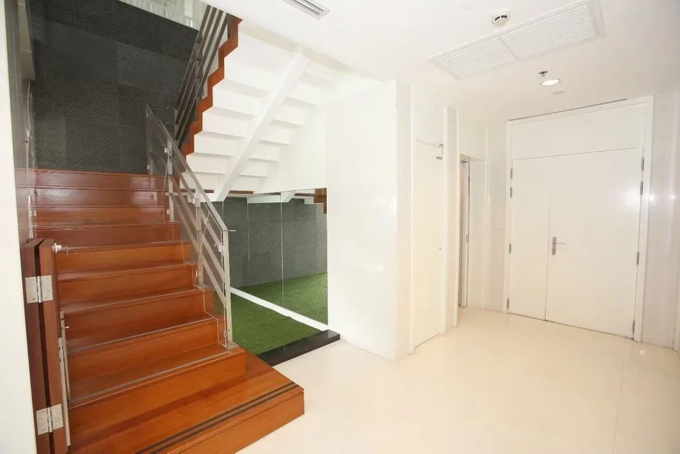 Property photos for Royal Residence Park