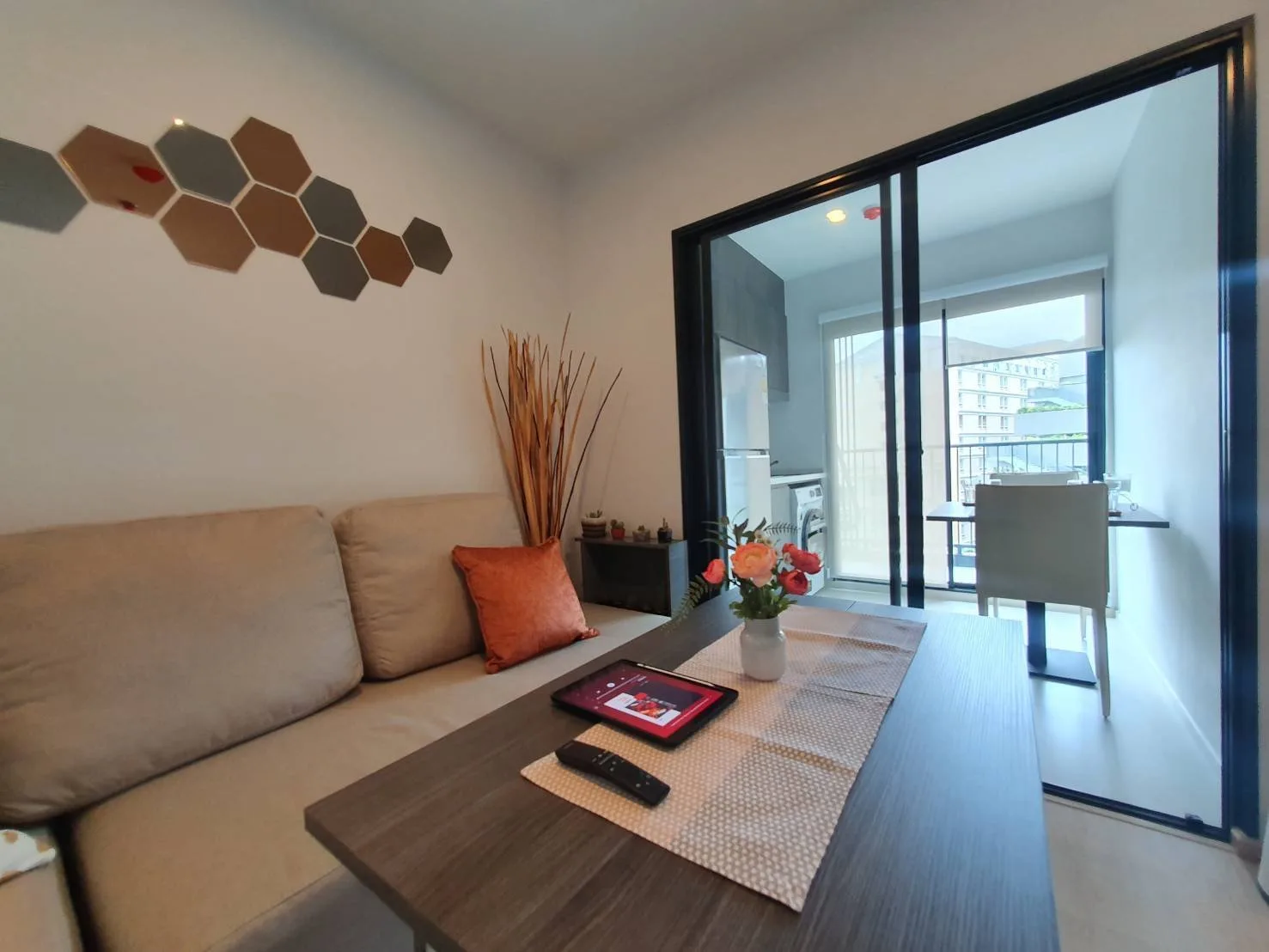 Property photos for Elio Del Nest Udomsuk