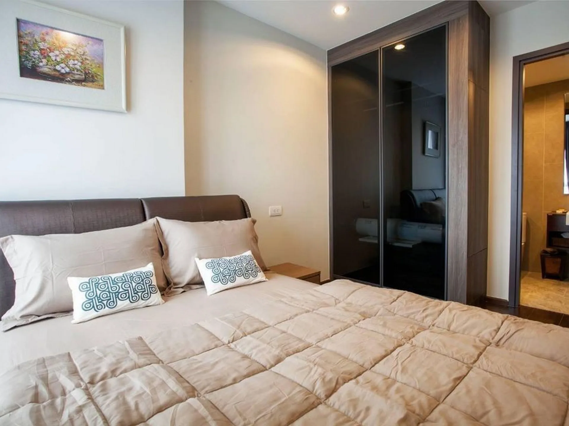 Property photos for C Ekkamai