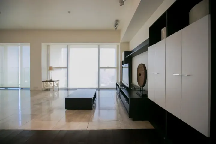 Property photos for The Met