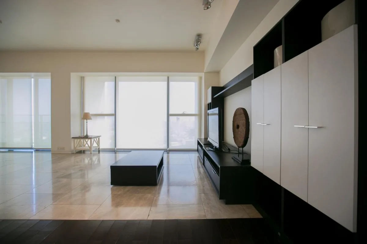 Property photos for The Met