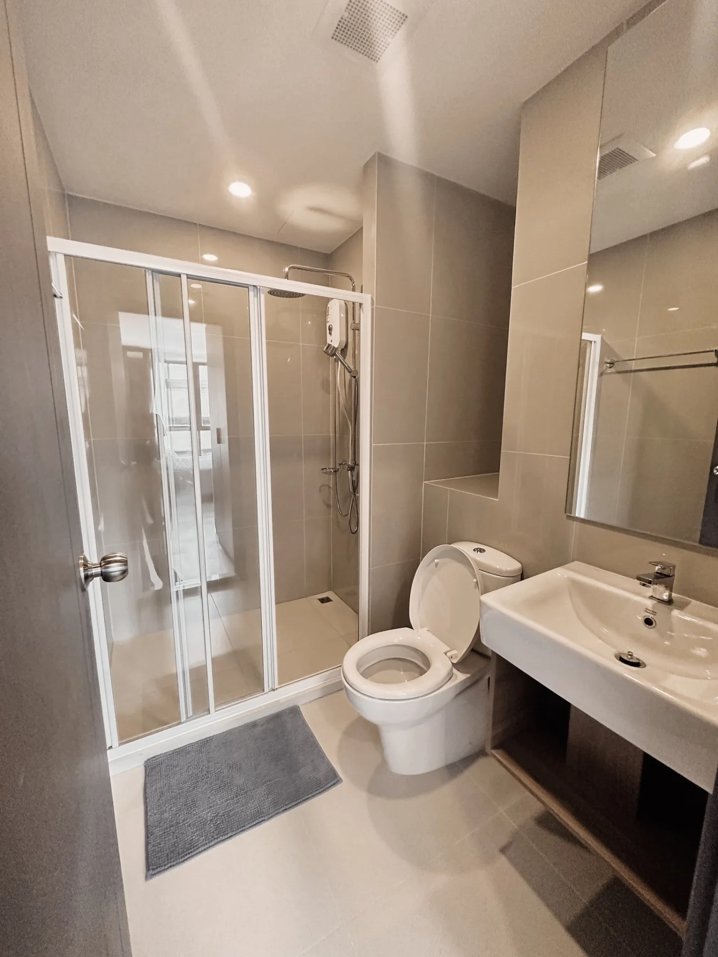 Property photos for Elio Del Nest Udomsuk